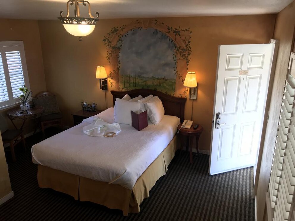 Chardonnay Lodge Room